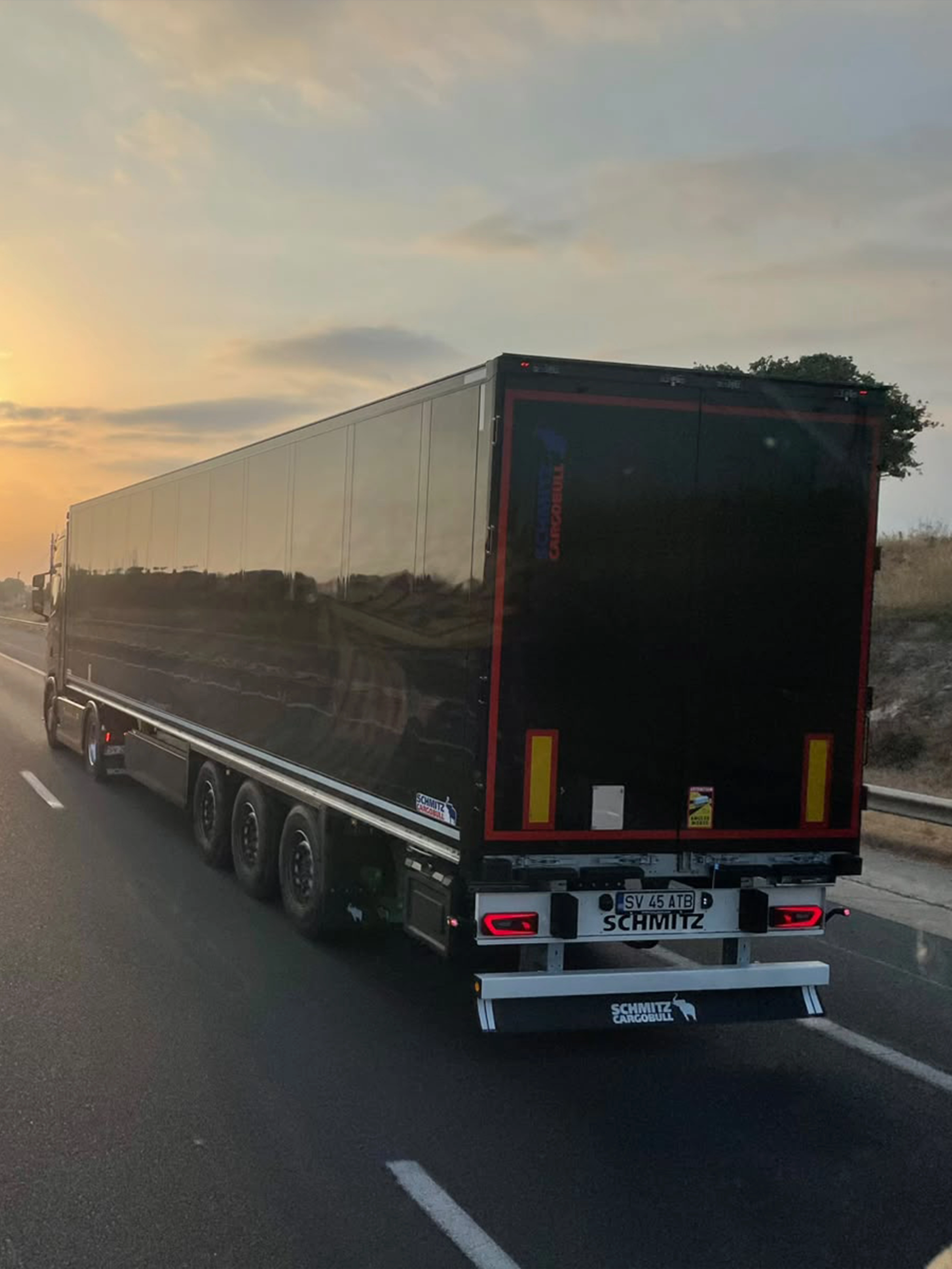 Semiremorcă Schmitz Cargobull certificată TAPA TSR1